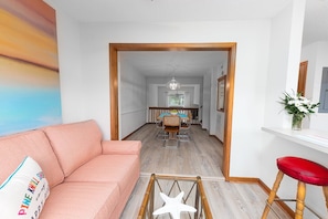 Smart TV, DVD player - Amazing Grace! Beachfront Condo. Family Hot Spot on the NC Southern Outer Banks! (Pine Knoll Shores)