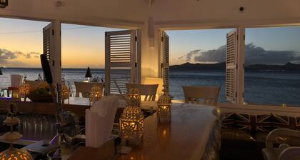 A Lovely West Indies Experience. 3BRs, 3Baths. at the foot of the Rain Forest