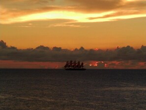Chaises longues, serviettes de plage