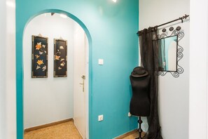 Interior - The Archaeologist's House next to the Acropolis (Athina)