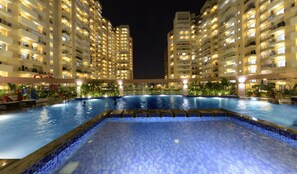 Outdoor pool - Cozy peaceful experience (noida)