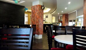 Dining - Cozy peaceful experience (noida)