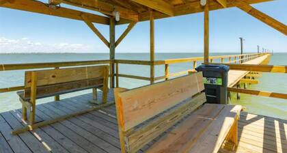 Kommen Sie zum Angeln und machen Sie einen Ausflug zum Strand am Benjamin's Pier!