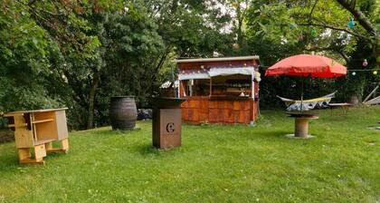 Ferienhaus auf großem Grundstück