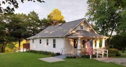 Charming Cabin mit Blick auf 5 Morgen See