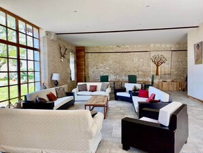 Smart TV, fireplace, table tennis, books - Château Bizard, 19 p, pool, near castles (Monthou-sur-Cher)
