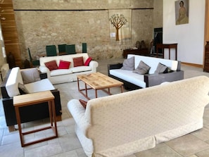 Smart TV, fireplace, ping pong, books - Château Bizard, 19 p, pool, near castles (Monthou-sur-Cher)