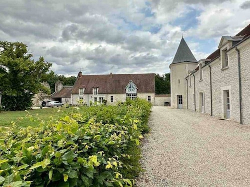 Château Bizard, 19 p, pool, near castles