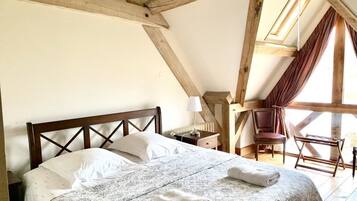 10 camere, una scrivania, ferro/asse da stiro, culla da viaggio