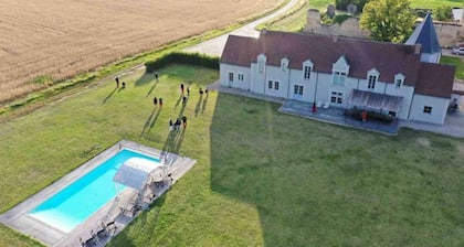Wunderschönes Haus, in der Nähe von Beauval, Schwimmbad, Tennis, ruhig, 700 ha Grundstück