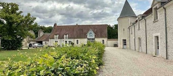 Storslått hus, nær Beauval, svømmebasseng, tennis, stille, 700 Ha eiendom