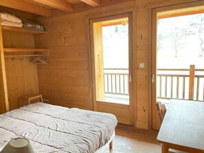 3 chambres, fer et planche à repasser, lit parapluie, Wi-Fi gratuit