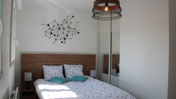 1 chambre, fer et planche à repasser, Wi-Fi, draps fournis