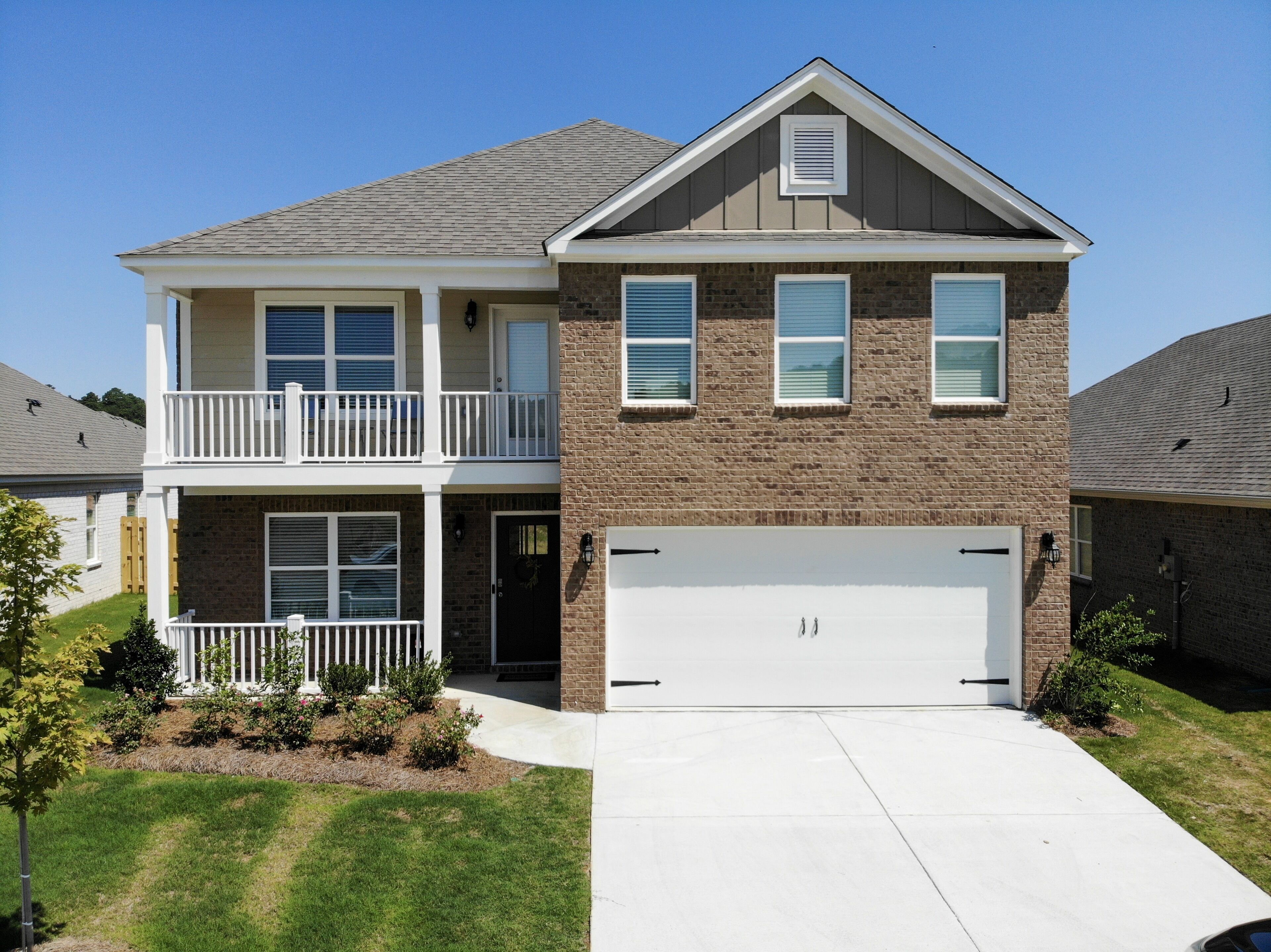 Spacious 3 bedroom home with loft and 2 car garage