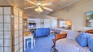 Smart TV, fireplace, DVD player