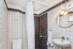 Hair dryer, towels - SUMMER HOUSE IN AFITOS (Afitos)