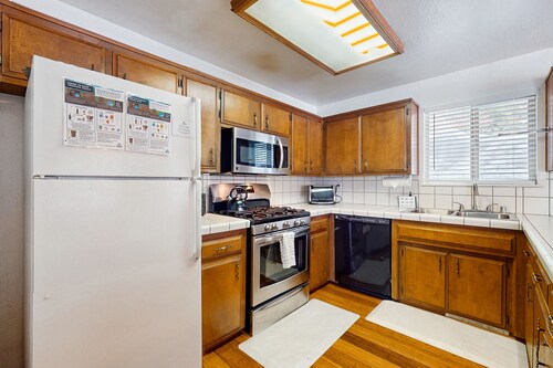 Great family home near Tahoe Donner with a shared pool, tennis court & hot tubs