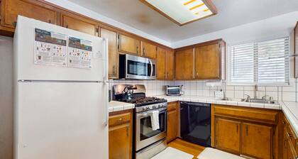 Gran casa familiar cerca de Tahoe Donner con piscina compartida, cancha de tenis y jacuzzis