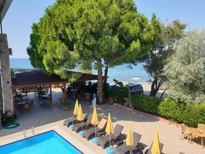 숙박 시설 구내