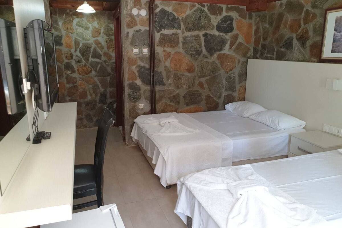 Chambre Triple Confort, 1 chambre, vue mer | 2 chambres, bureau, espace de travail pour ordinateur portable