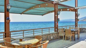 아침 식사, 점심 식사 및 저녁 식사 제공