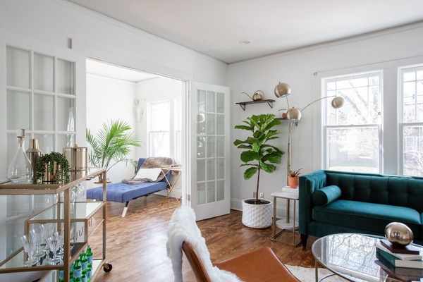 Smart-tv, een dvd-speler en boeken