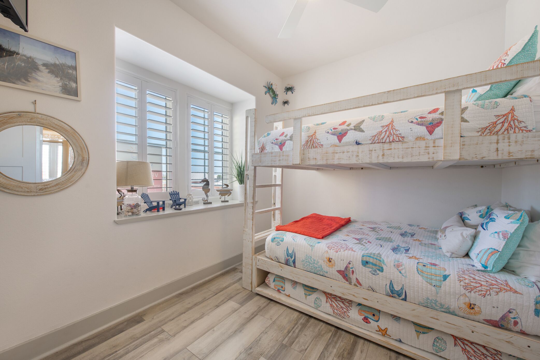 3 bedrooms, iron/ironing board, WiFi (free), bed sheets