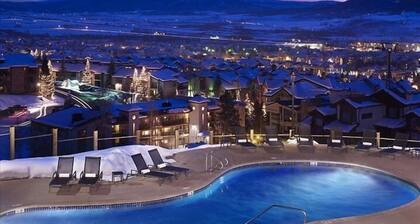 Slopeside Retreat, Ski In/Out, Edgemont Luxury, On Call Shuttle, Many More Amenities!