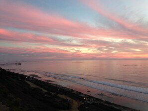 On the beach, sun-loungers, beach towels - Ocean-Front Beach Cottage with 2 Bedrooms, 2 bath, Full Kitchen and shared deck (San Clemente)