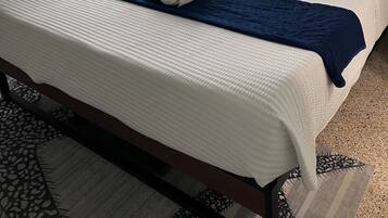 2 bedrooms, hypo-allergenic bedding, laptop workspace, free WiFi