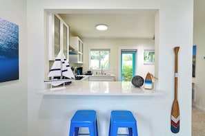 Family Apartment | Private kitchen | Coffee/tea maker, stovetop, electric kettle, blender