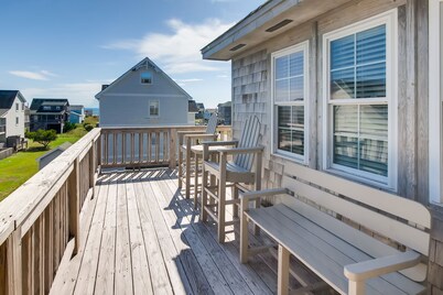 Oceanview Dog Friendly Home w/ Private Pool, Hot Tub, Game Room, Beach Nearby