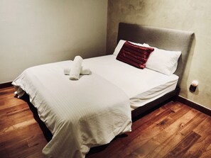 2 chambres, fer et planche à repasser, Wi-Fi, draps fournis