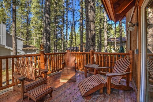 Summit Paradise: cabaña de montaña a poca distancia de Snow Summit. Cable y Roku! Barbacoa de carbón!