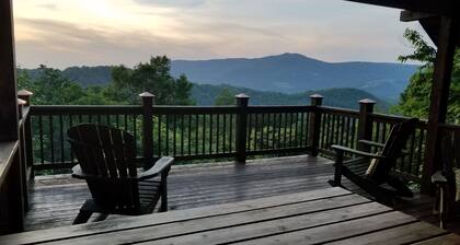 Sugar Mountain getaway with a sweet view!