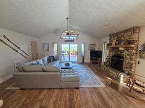 Smart TV, fireplace, DVD player, books