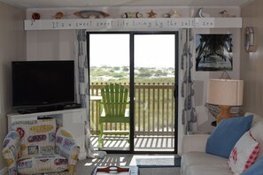 Smart TV - Gorgeous 2 bed 2 bath beachfront condo (North Myrtle Beach)