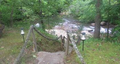 GREAT DEAL $85 per night ON BEAUTIFUL HIAWASSEE RIVER