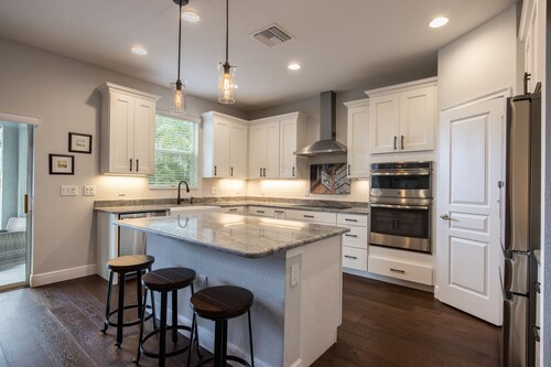 Spacious Luxury 5BR Home North Hyde Park I Downtown  - Perfect for Groups