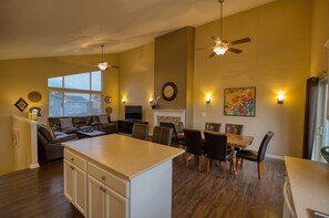 Interior - Beautiful Spokane Valley Home (Spokane Valley)
