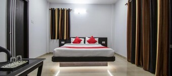 FAMILY ROOM 8-S G INTERNATIONAL