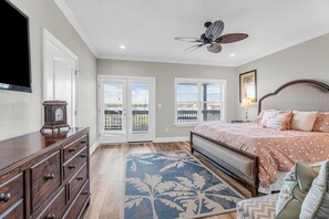 5 habitaciones, tabla de planchar con plancha y cuna de viaje 