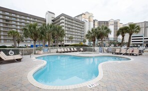 Piscina coperta, piscina all'aperto