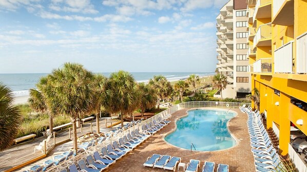 Sisäuima-allas, ulkouima-allas