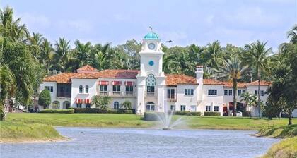 Avail 7th June - 7th October 2023 -Min 4 Mths Luxury Villa, Resort Pool, Beaches