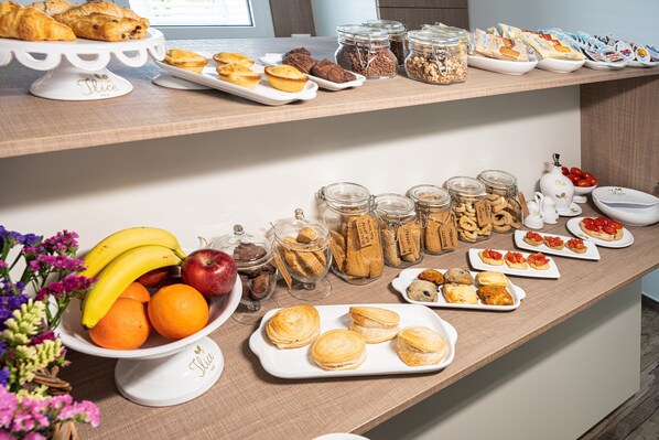 Free daily buffet breakfast - Ilice B&B (Lecce)
