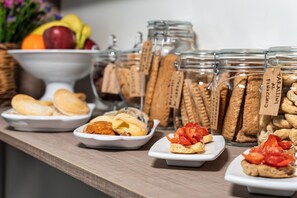 Tägliches inbegriffenes Frühstücksbuffet