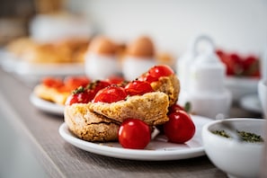 Tägliches inbegriffenes Frühstücksbuffet