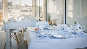 Tägliches inbegriffenes Frühstücksbuffet