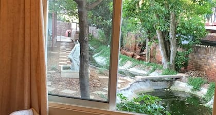 XYZ GUEST HOUSE-Twin Bed Room